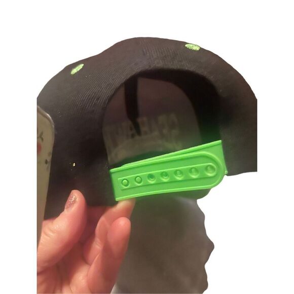 Golden Lion Seahawks Black Green Snap Back Hat Cap And Slide Slippers Set of 2 - Picture 13 of 14